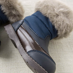 SNOW BOOTS