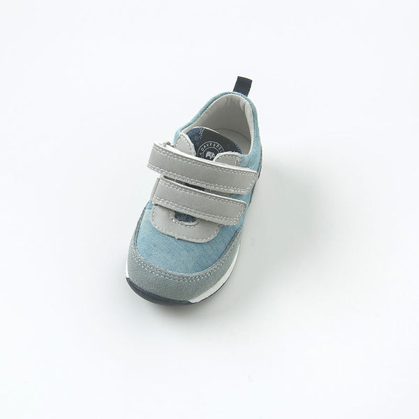 SPORT SHOES