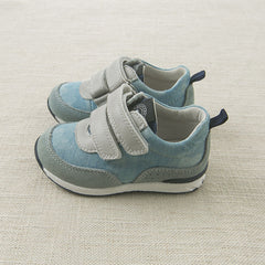 SPORT SHOES